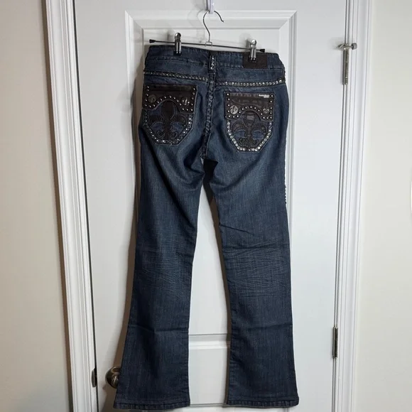 Stylish Dark Blue Flare Jeans with Stud Accents - Picture 6 of 6
